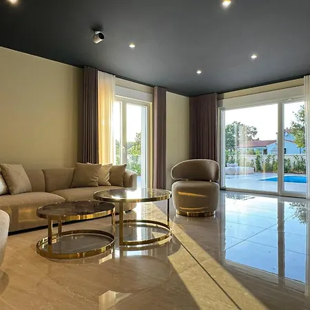Nobel For 6 Adults With Private 40 M2 Heated Pool, Outside Bar & Movie Theatre * Bibici