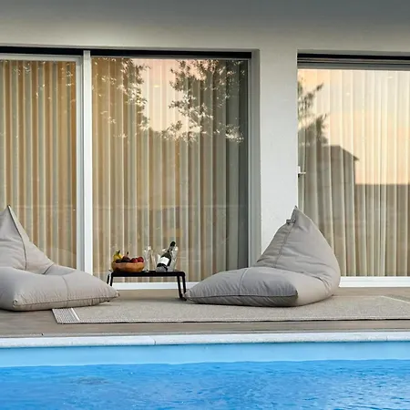 Nobel For 6 Adults With Private 40 M2 Heated Pool, Outside Bar & Movie Theatre Villa
