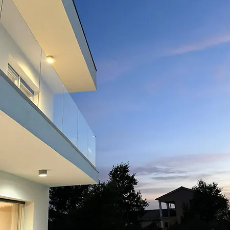 Nobel For 6 Adults With Private 40 M2 Heated Pool, Outside Bar & Movie Theatre *