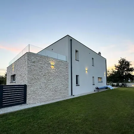Nobel For 6 Adults With Private 40 M2 Heated Pool, Outside Bar & Movie Theatre Villa